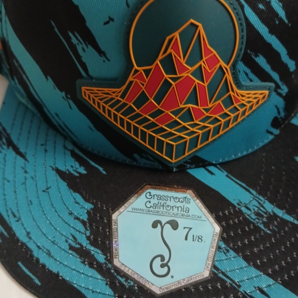 Stylish Black and Blue Graphic Cap - Picture 5 of 10